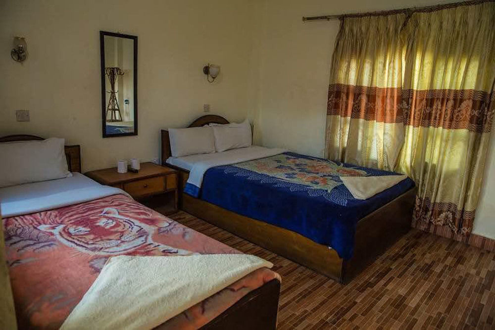 Hotel Jungle Sunset Camp Sauraha Exterior foto