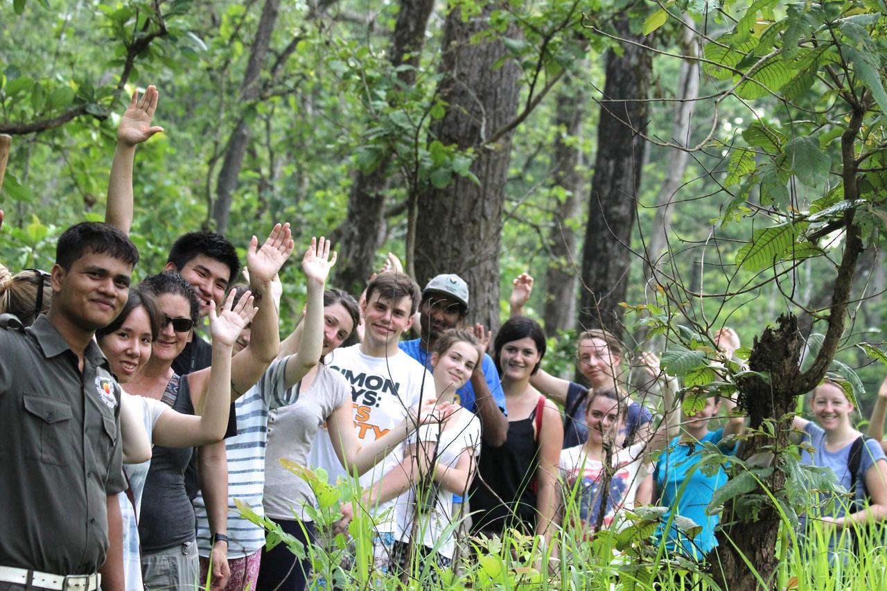 Hotel Jungle Sunset Camp Sauraha Exterior foto